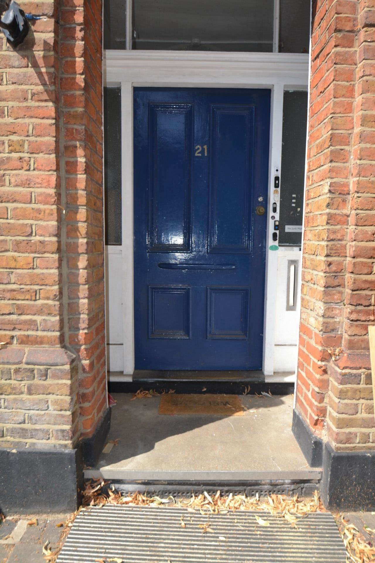 Sutton Court, Chiswick, Image 19