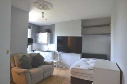 1 Bedroom Studio, Sutton Court, Chiswick