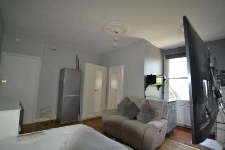 Sutton Court, Chiswick, Image 14