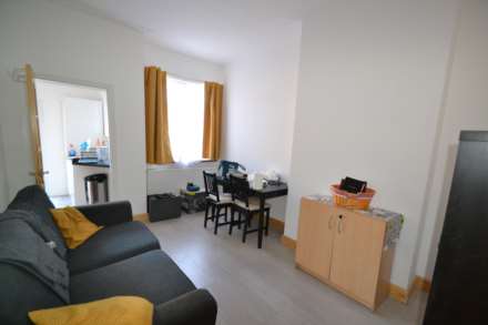 Edgestone Gardens, Harrow, Image 4