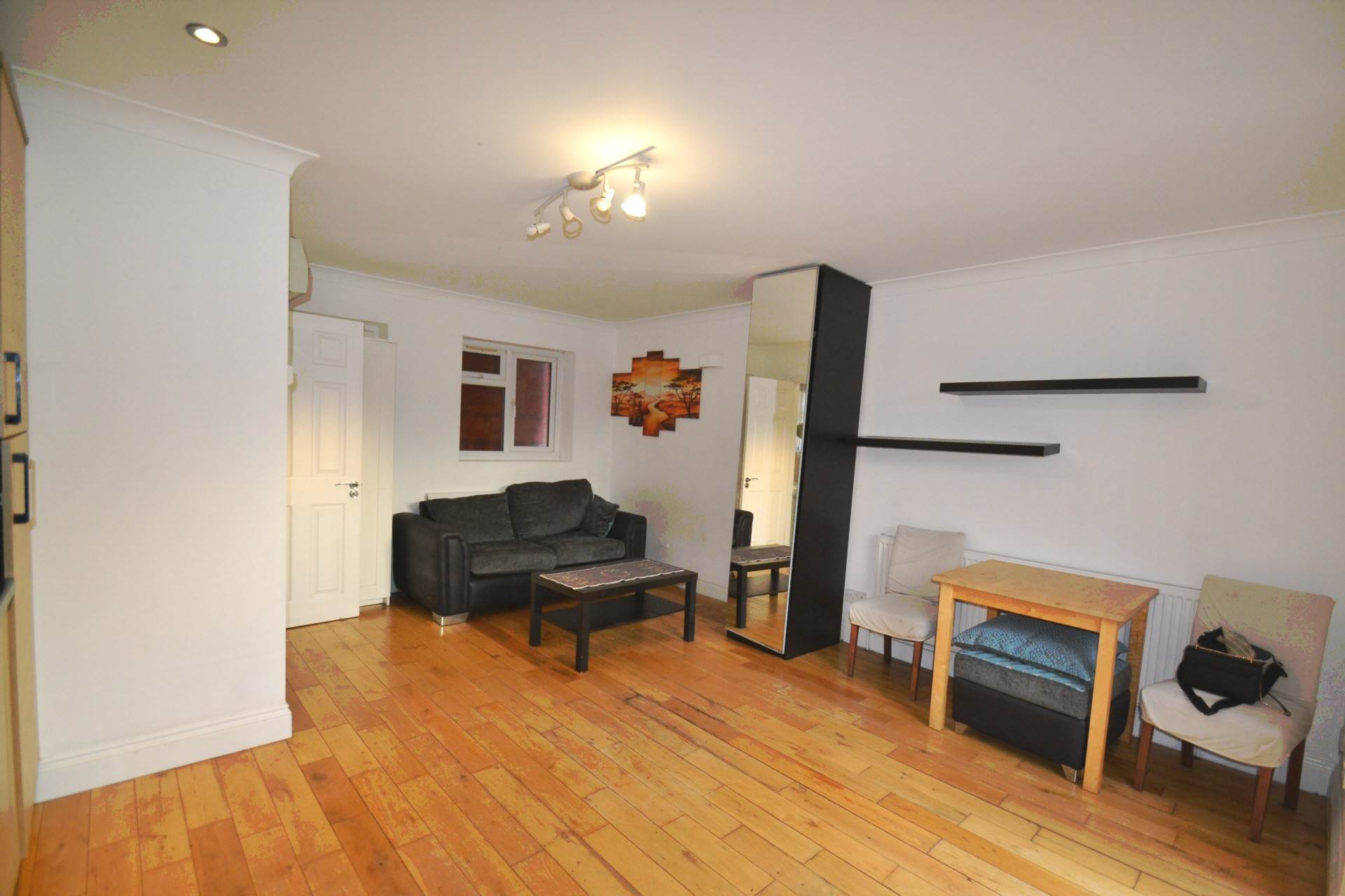 Thame Avenue, Greenford, Image 1