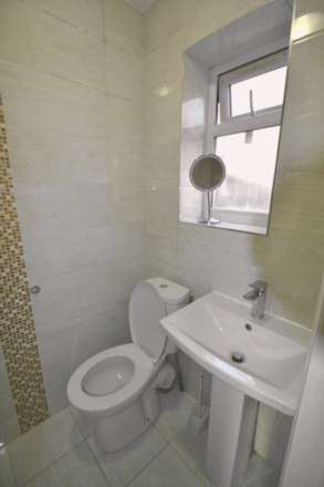 Thame Avenue, Greenford, Image 4