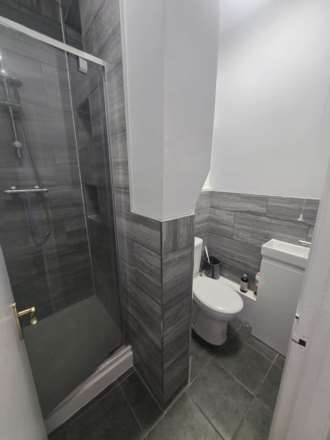 Cowper Road, London, Image 3