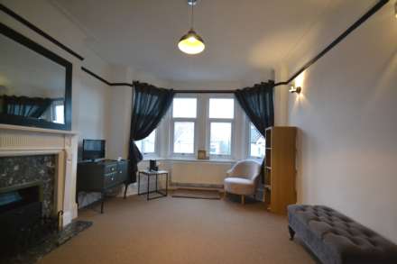 Drayton Bridge Road, London, Image 4