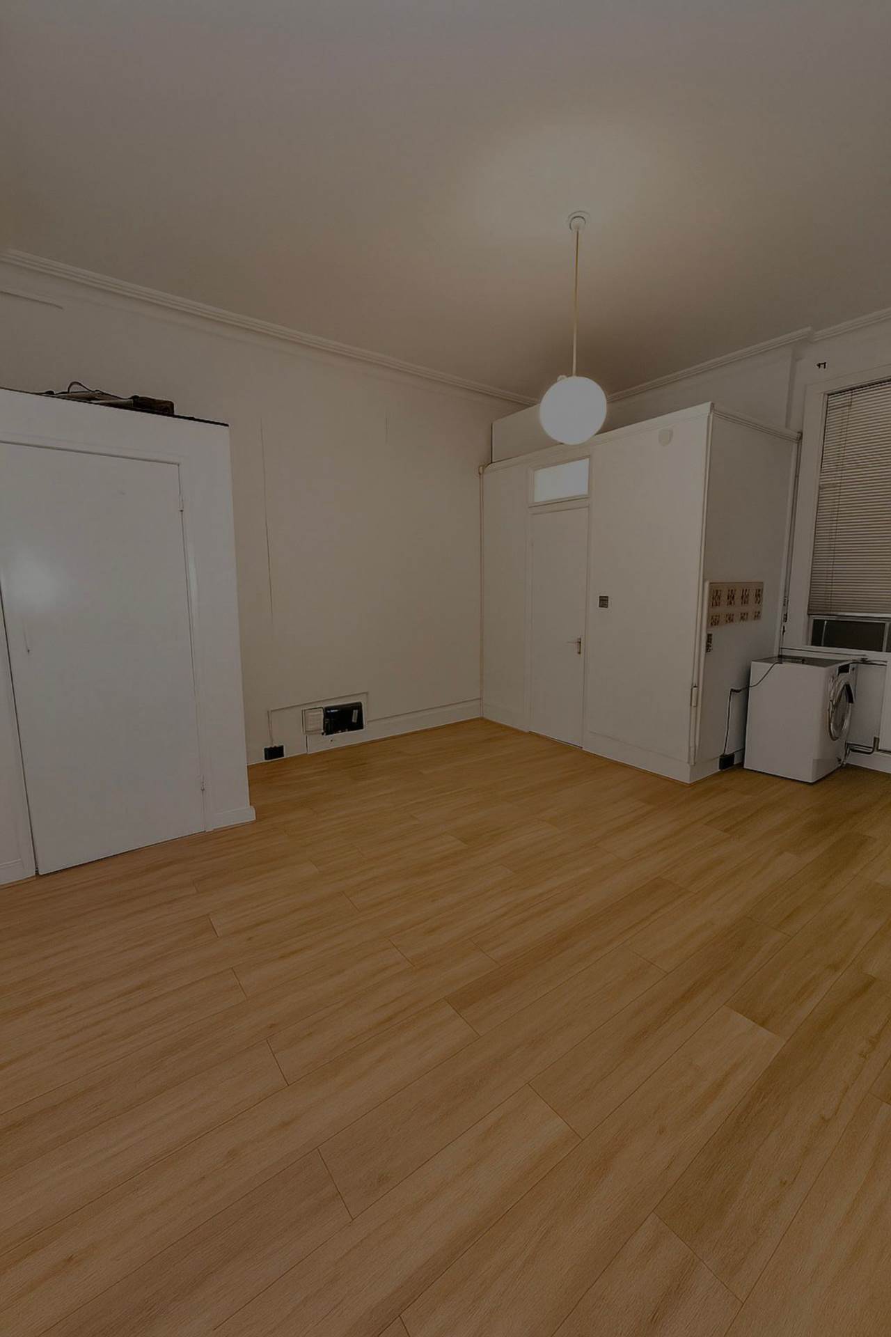 Sutton Court, London, Image 1