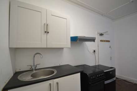 Uxbridge Road, London, Image 6