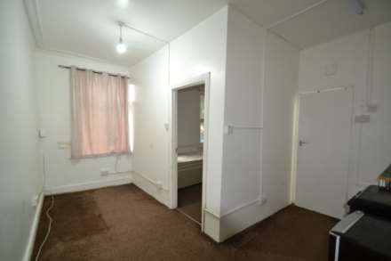 Uxbridge Road, London, Image 7