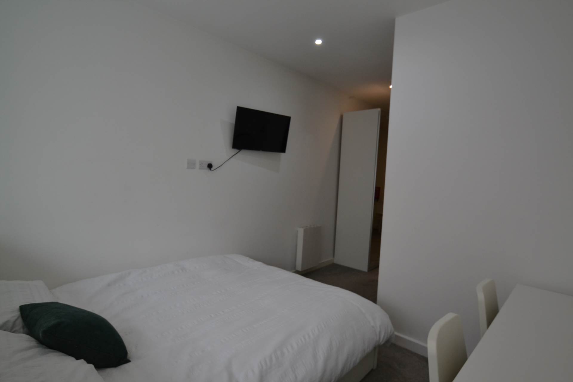 Room           London Road, Kingston Upon Thames, Image 2