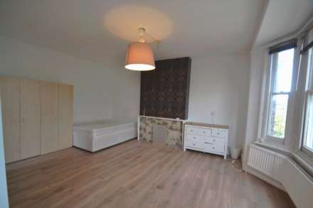 Sutton Court Road, Chiswick, Image 2