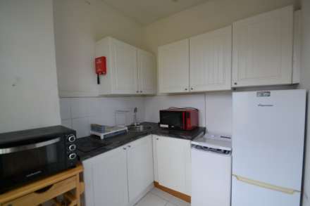 Sutton Court Road, Chiswick, Image 4