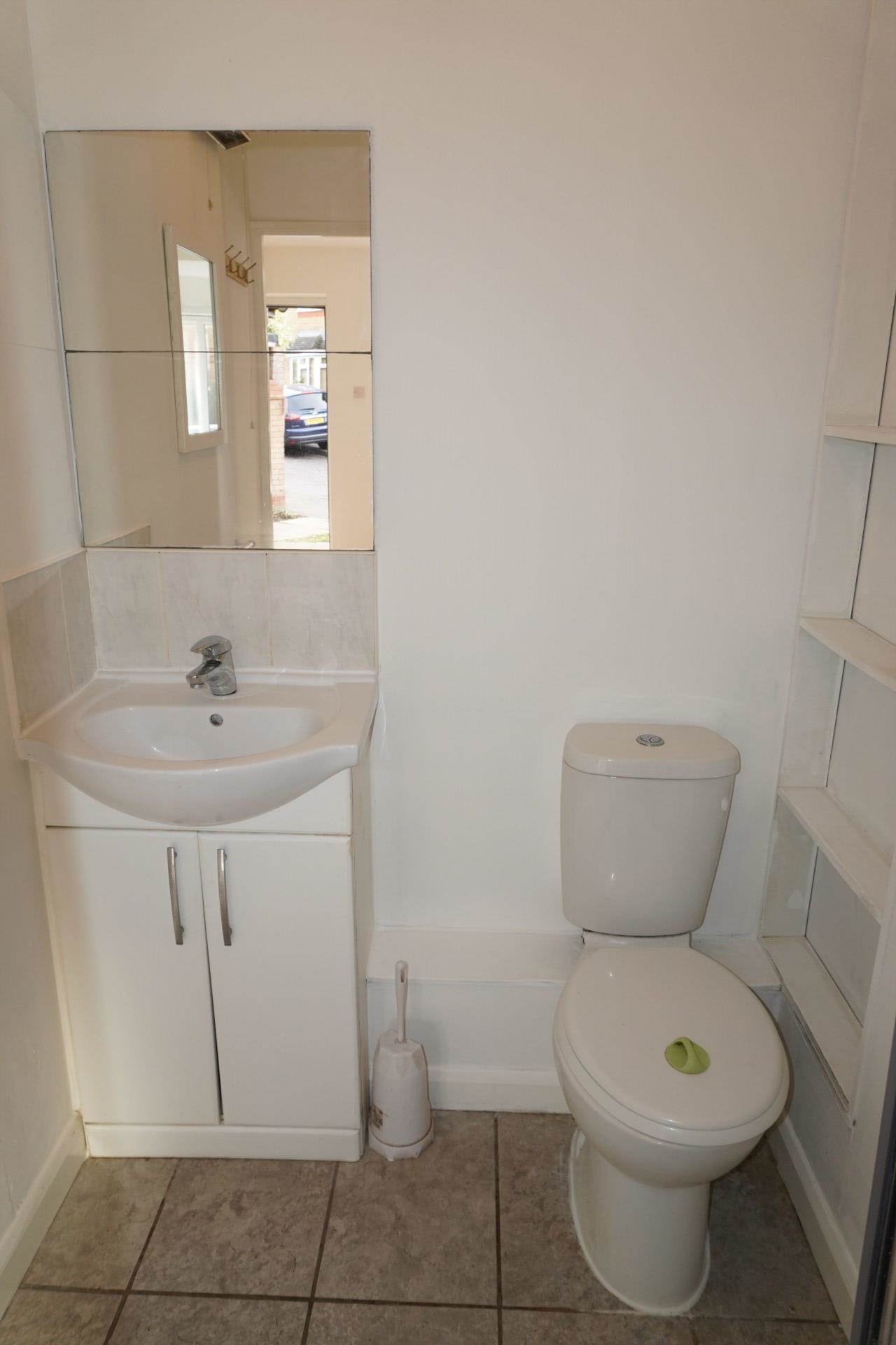 Corris Green, London, Image 10