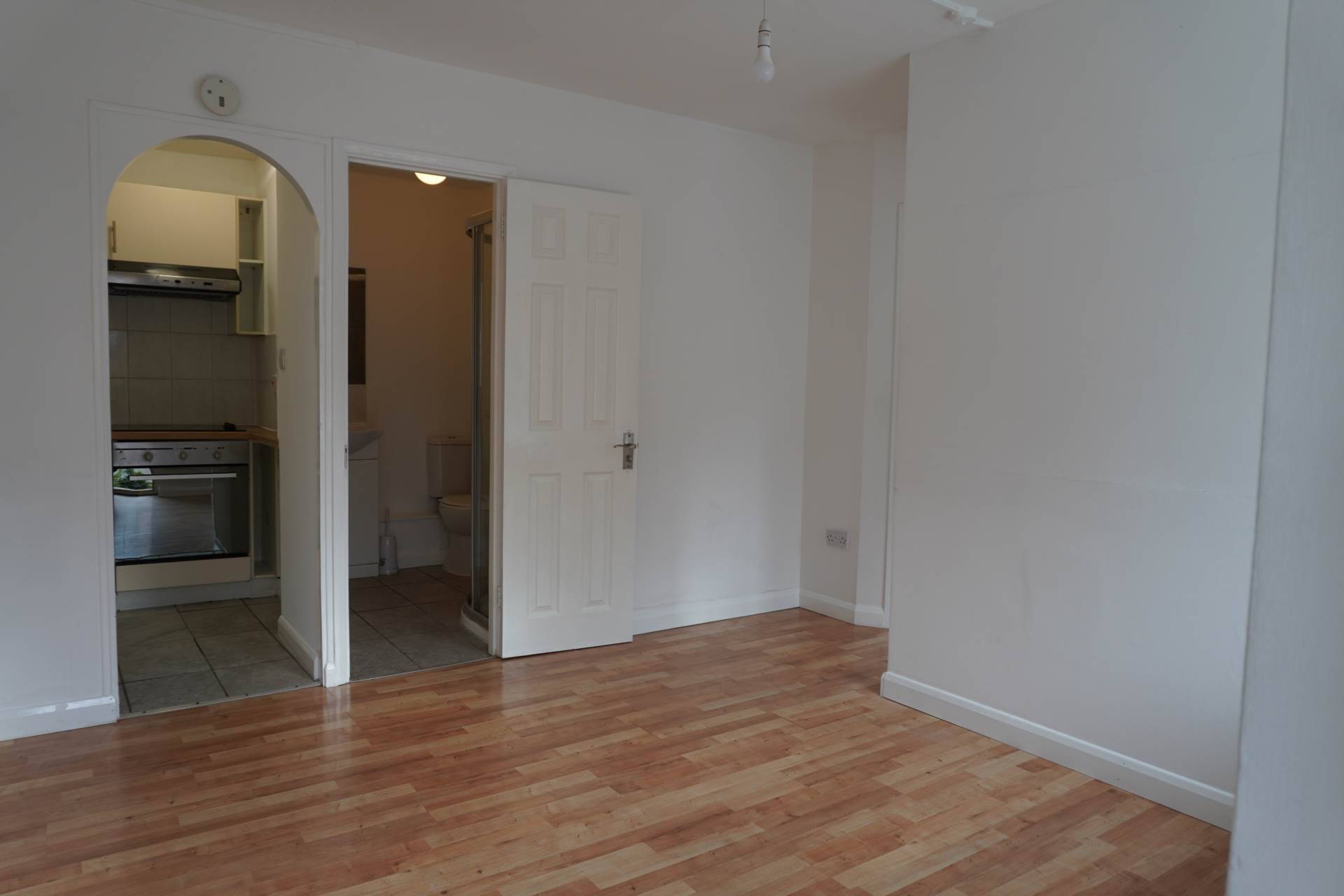 Corris Green, London, Image 2