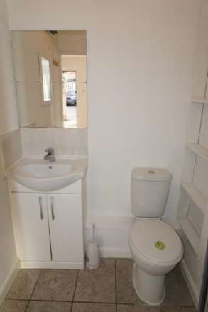 Corris Green, London, Image 10