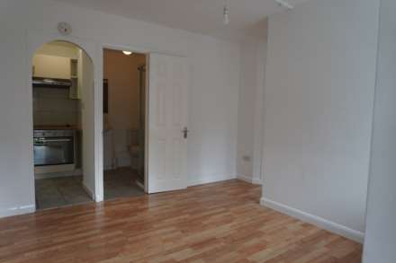 Corris Green, London, Image 2