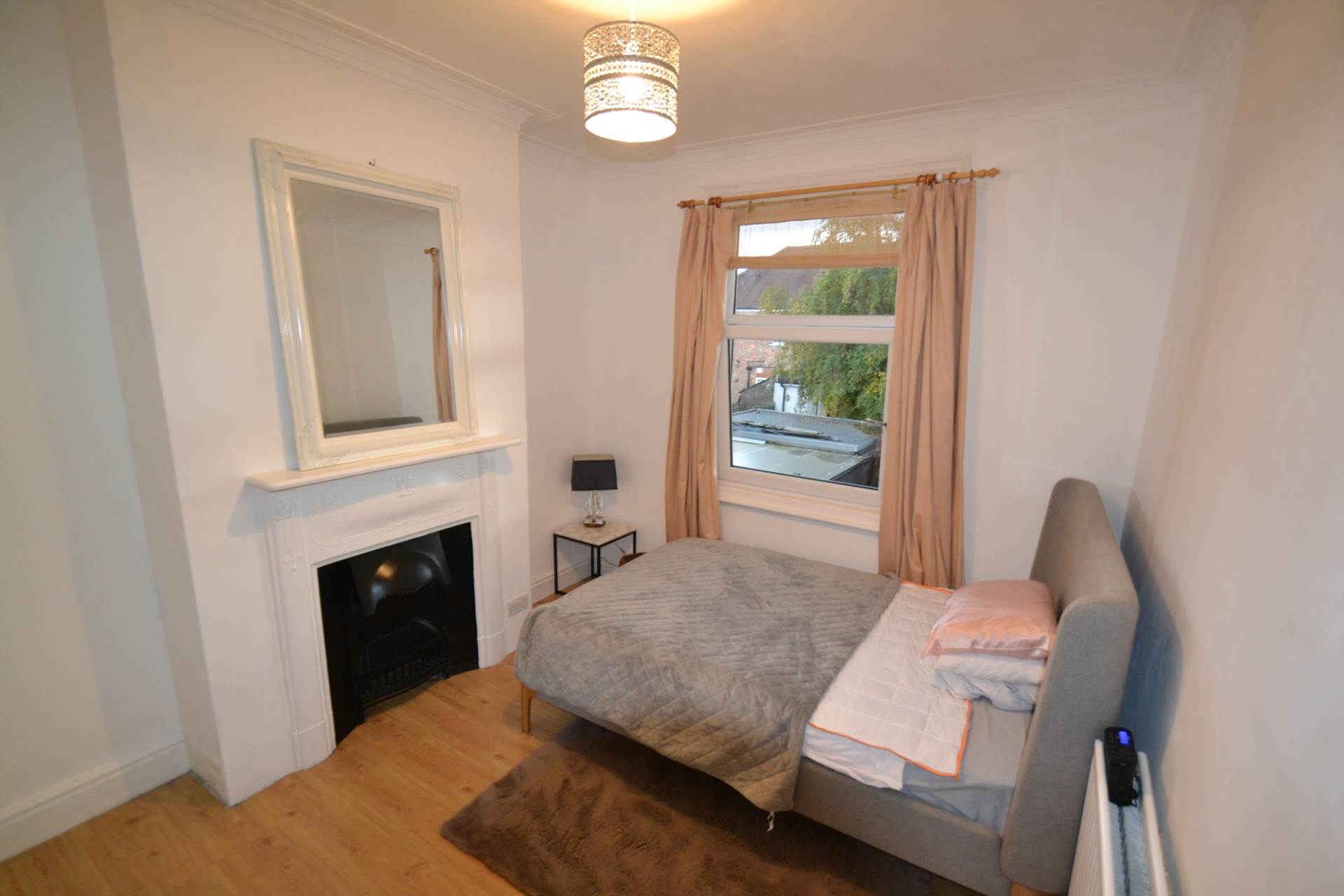 Drayton Bridge Road, London, Image 4