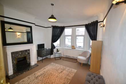 2 Bedroom Flat, Drayton Bridge Road, London