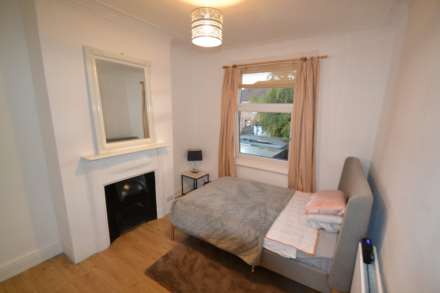 Drayton Bridge Road, London, Image 4