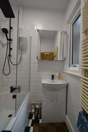 Drayton Bridge Road, London, Image 8