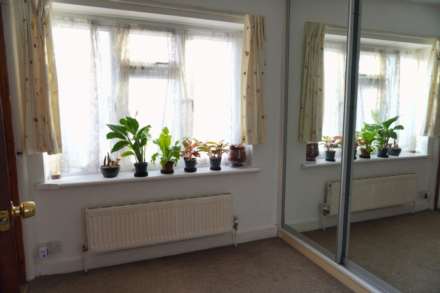 Sycamore Avenue, London, Image 5