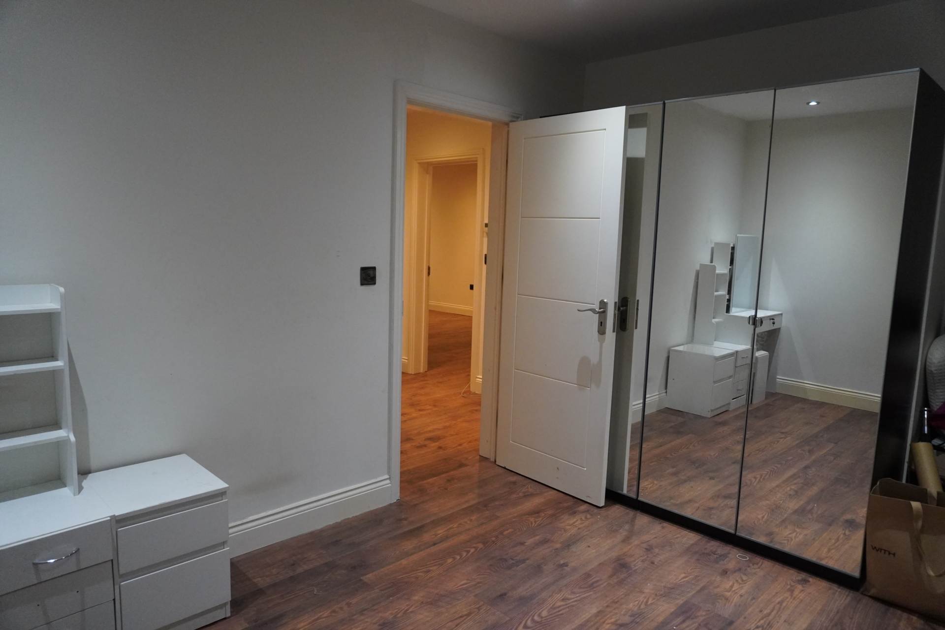 The Ridings, London, Image 13