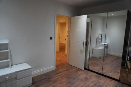 The Ridings, London, Image 13