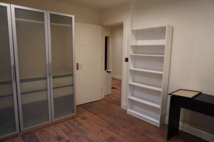 The Ridings, London, Image 9