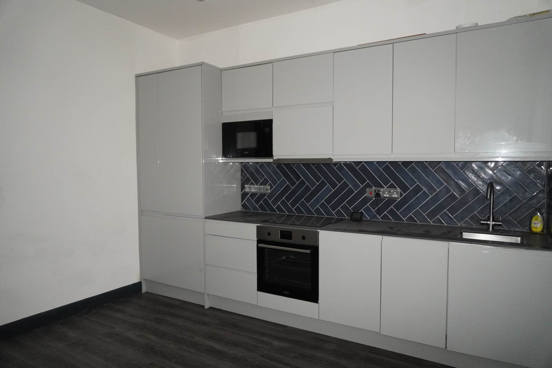 North Avenue, London, Image 1