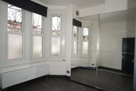 North Avenue, London, Image 3