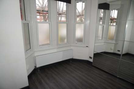 North Avenue, London, Image 4