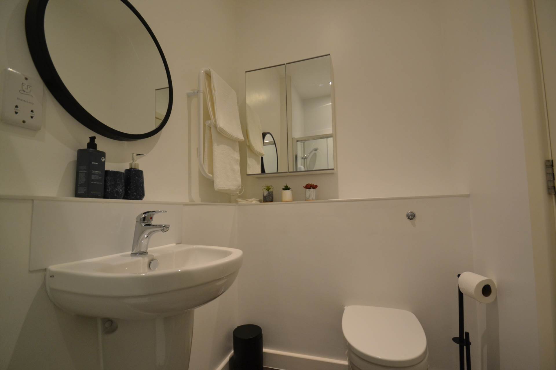 Unit       London Road, Kingston Upon Thames, Image 4