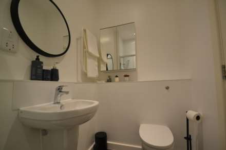 Unit       London Road, Kingston Upon Thames, Image 4