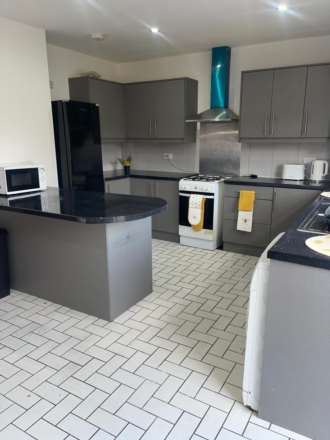 Springwell Road, Hounslow, Image 3