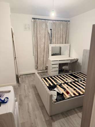 Trafalgar Road, London, Image 7