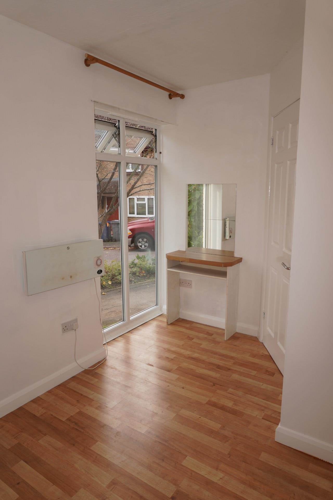 Corris Green, London, Image 5