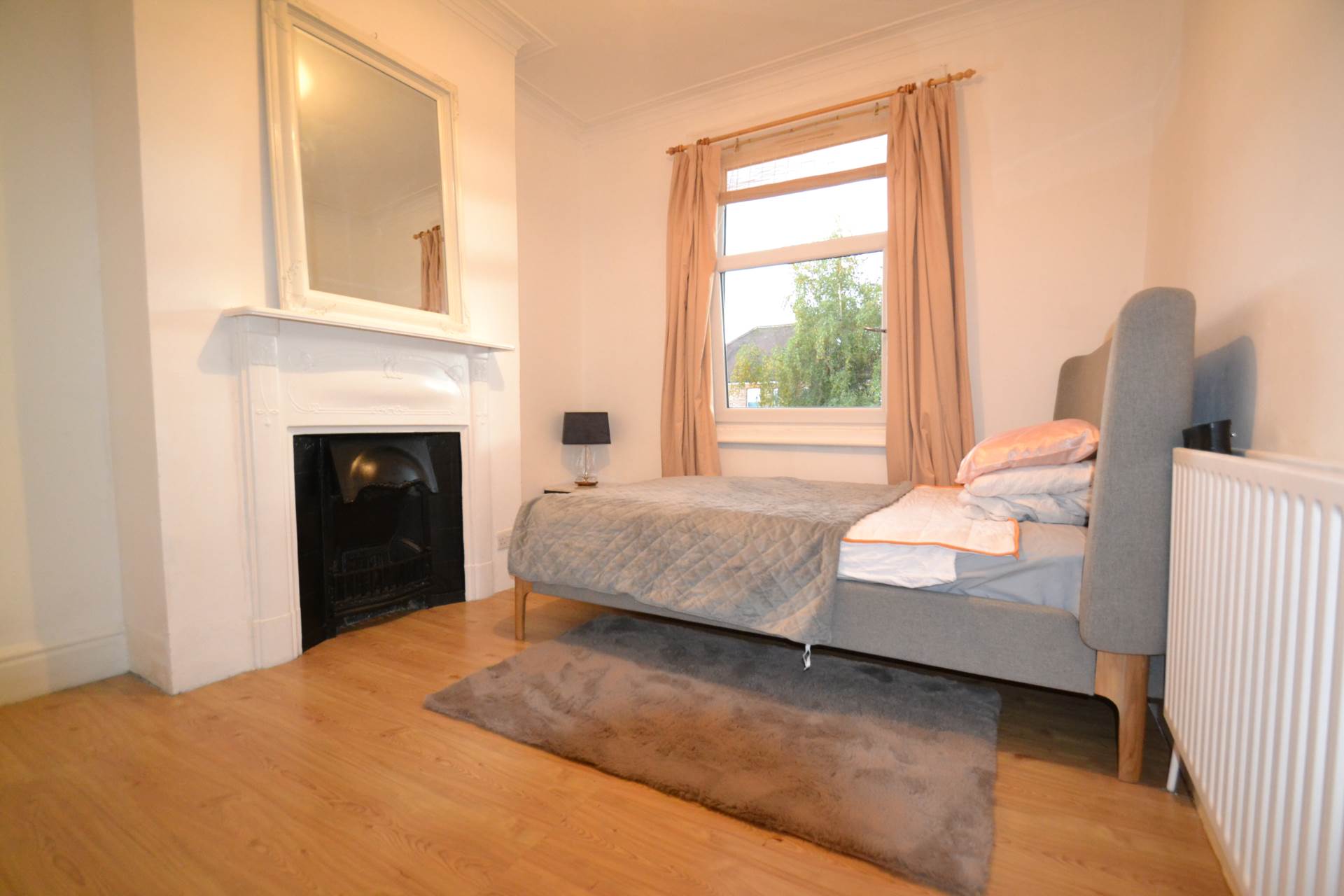 Drayton Bridge Road, London, Image 3