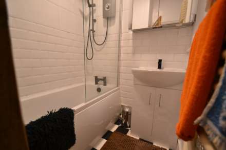 Drayton Bridge Road, London, Image 6