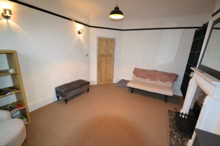 Drayton Bridge Road, London, Image 7