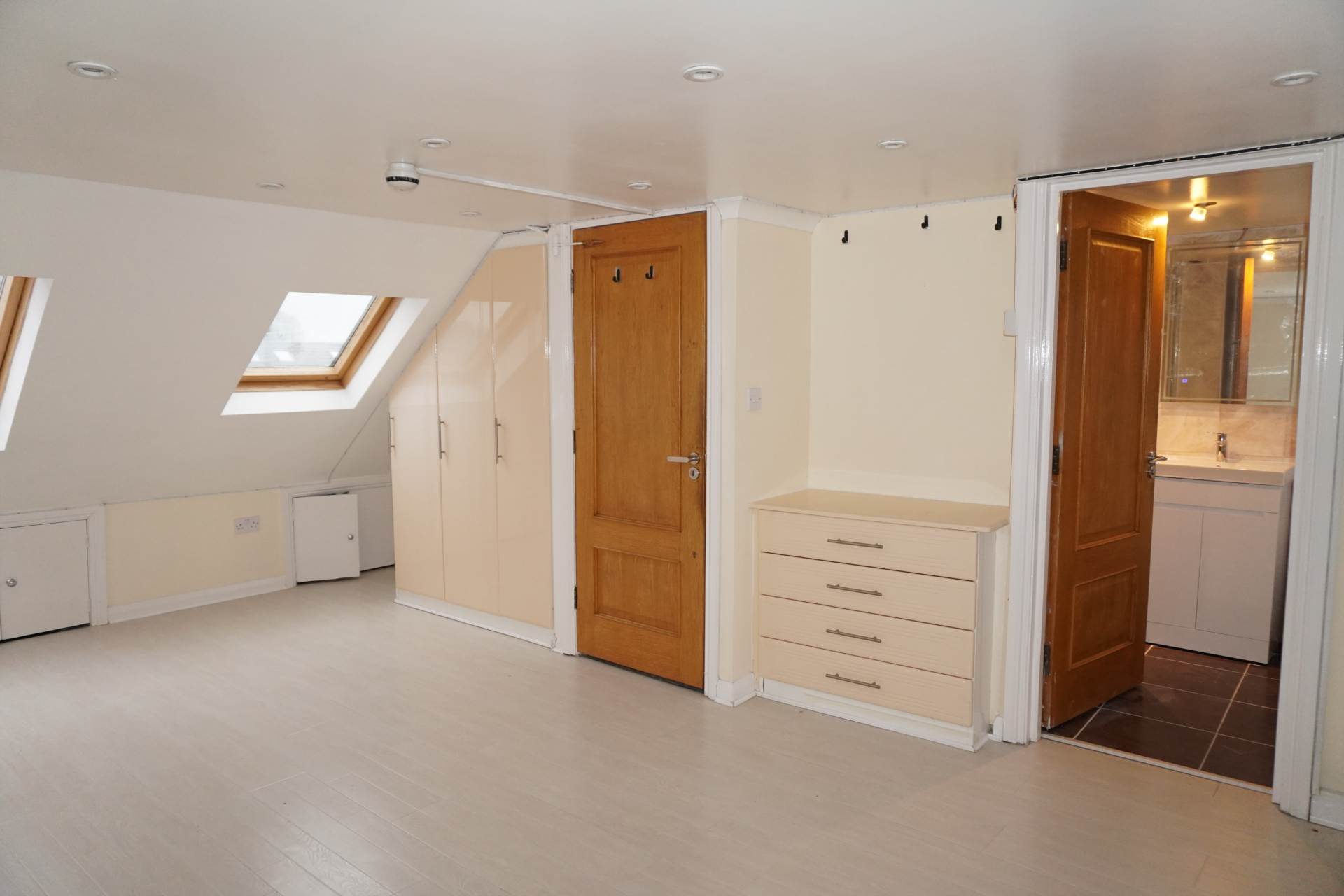 Lady Margaret Road, Uxbridge, Image 2