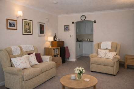 Walker Close, London, Image 2