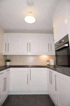 Walker Close, London, Image 4