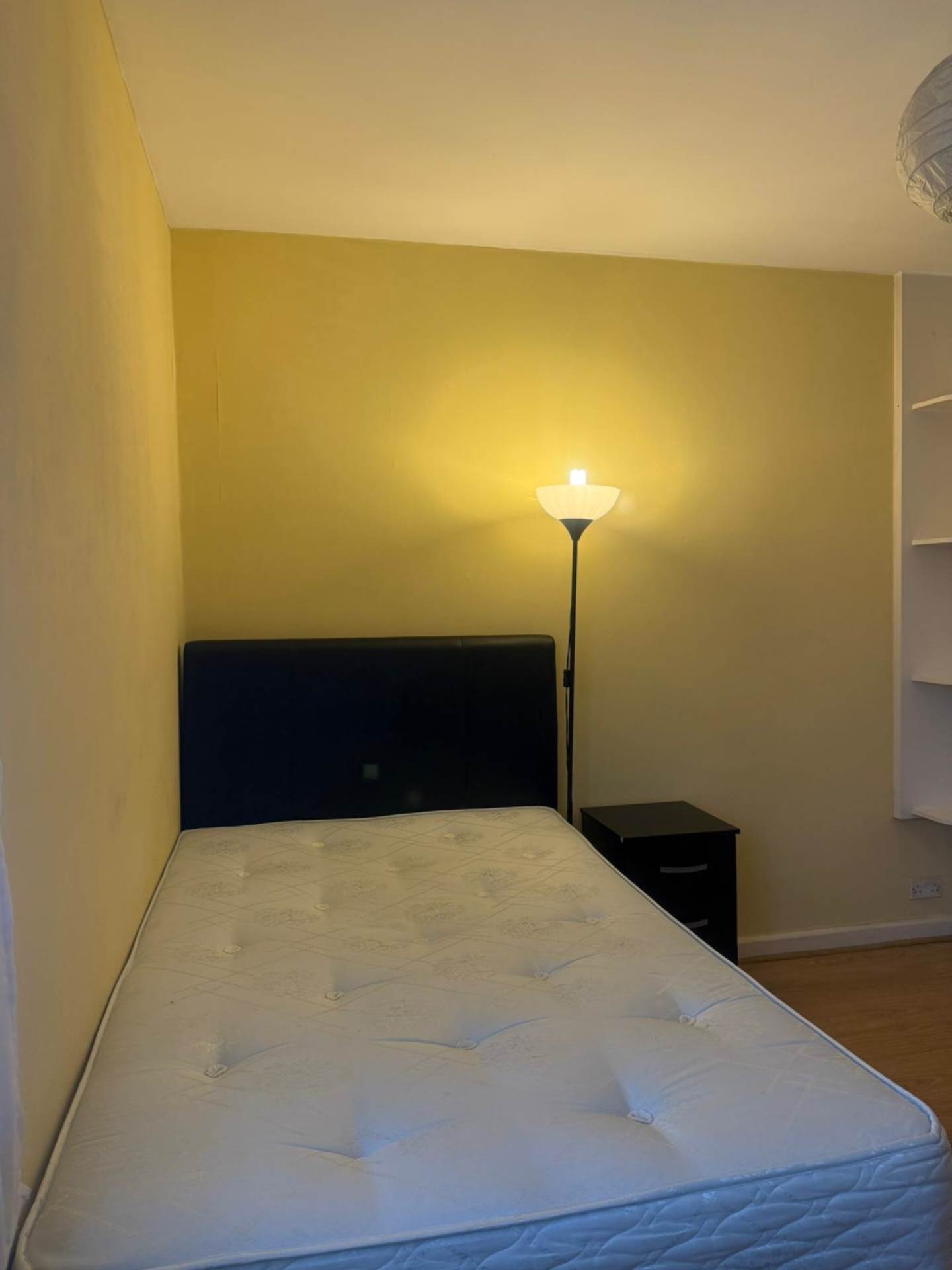 Mellitus Street, London, Image 2