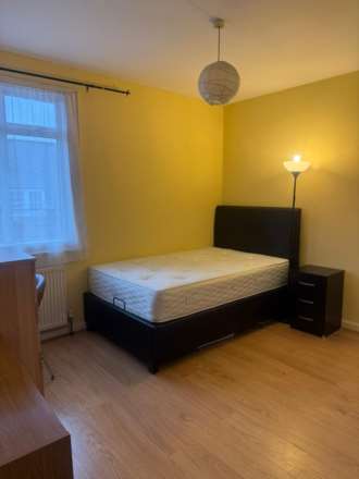 Mellitus Street, London, Image 1