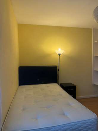 Mellitus Street, London, Image 2