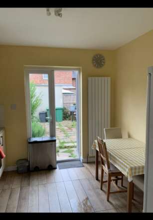 Mellitus Street, London, Image 6