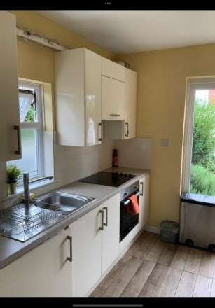 Mellitus Street, London, Image 7