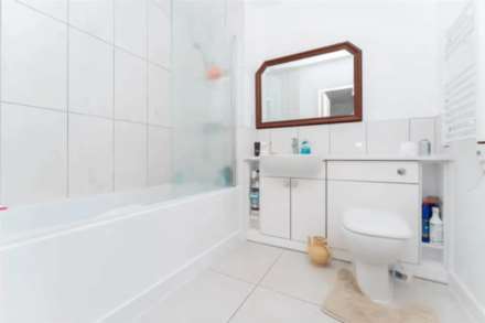 Salisbury Road, Southall, Image 4