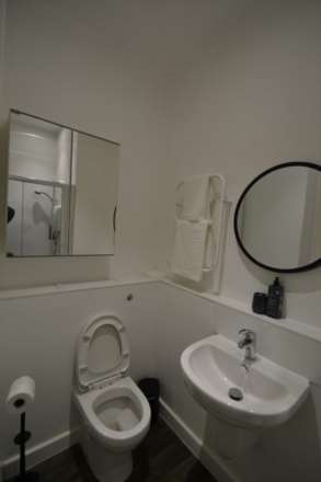 London Road, Kingston Upon Thames, Image 5