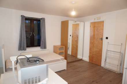 Haymill, Uxbridge, Image 2