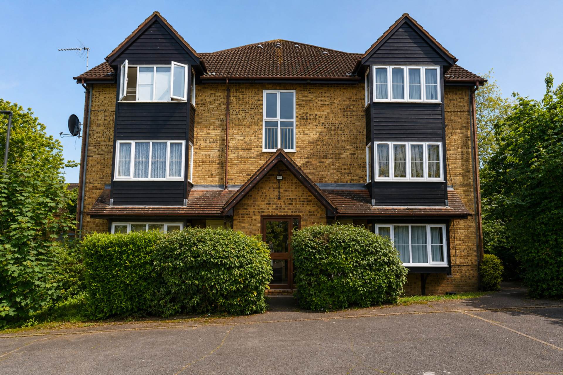 Cambrian Green, London, Image 1