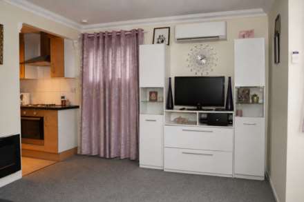 Cambrian Green, London, Image 2